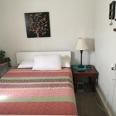 Caliente Midway Motel מראה חיצוני תמונה
