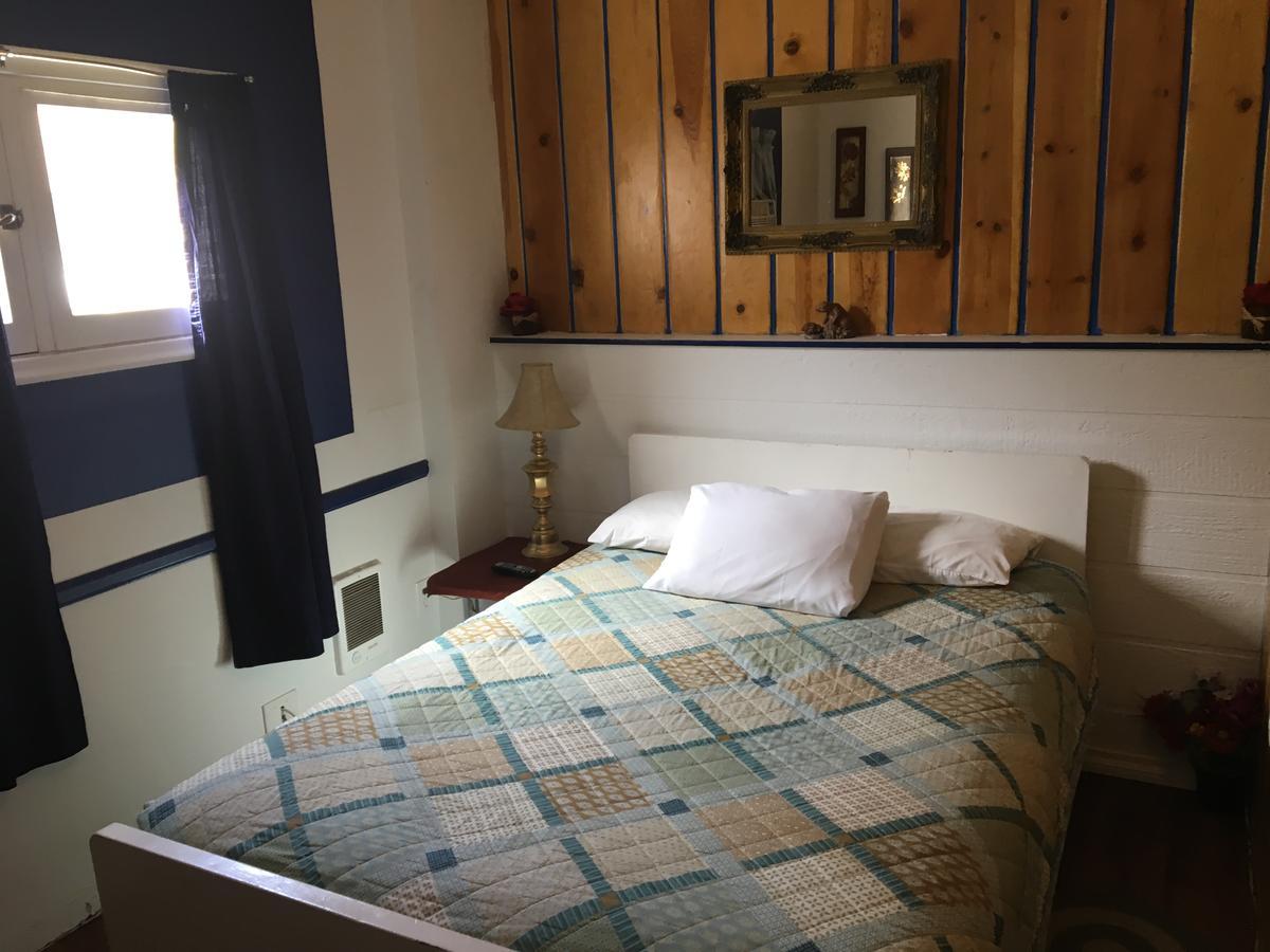 Caliente Midway Motel מראה חיצוני תמונה